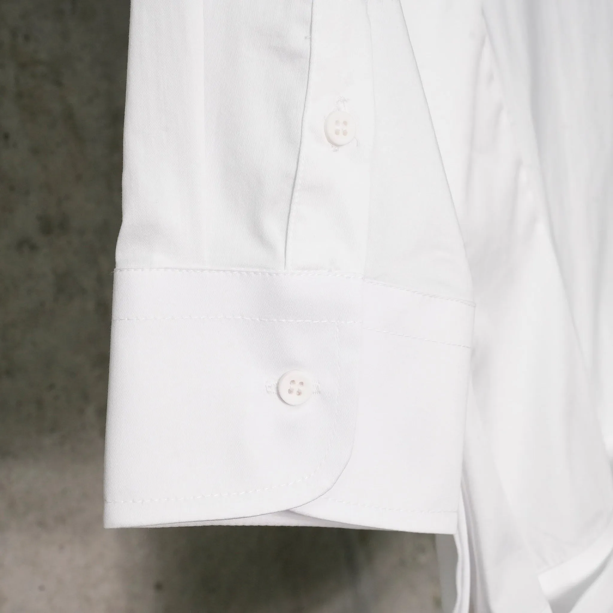 HIGH COLLAR SHORT SLEEVE SHIRT / WHITE